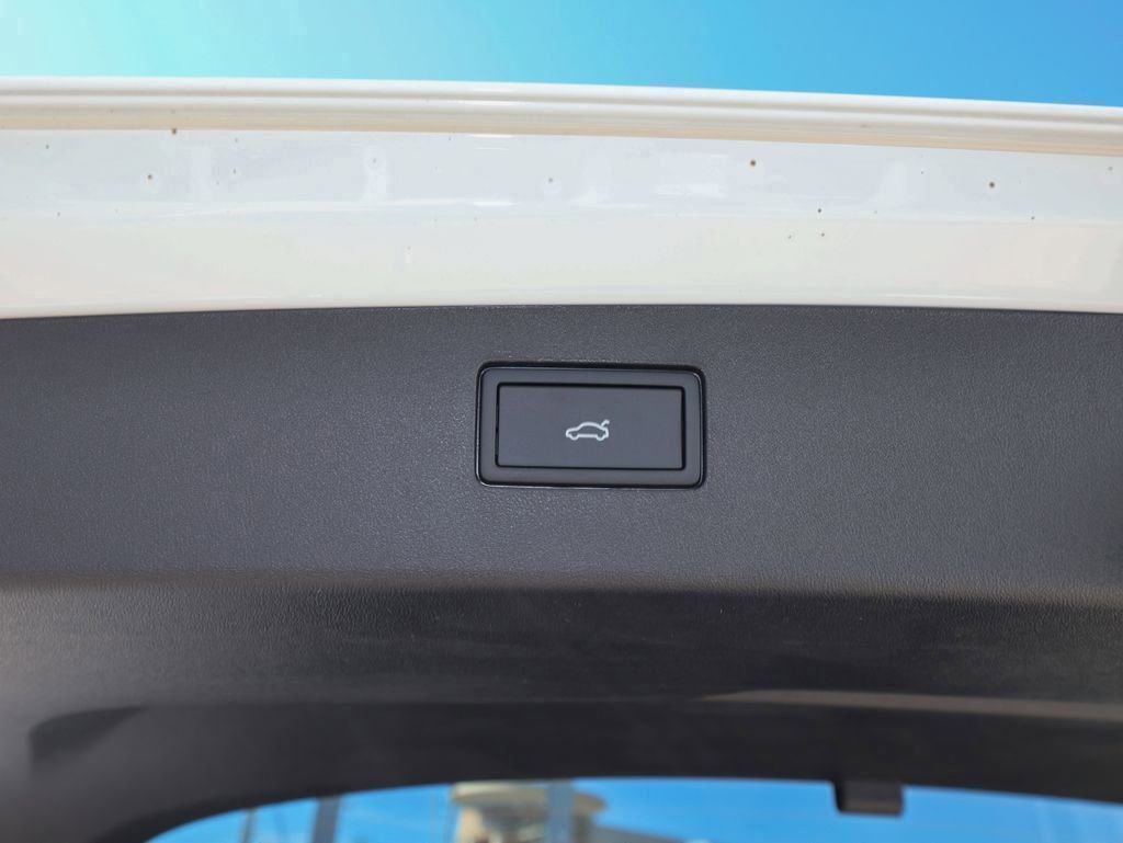 New 2026 Volkswagen Tiguan SE image 11