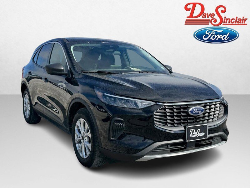 Used 2023 Ford Escape Active w/ Cold Weather Package FWD image 4