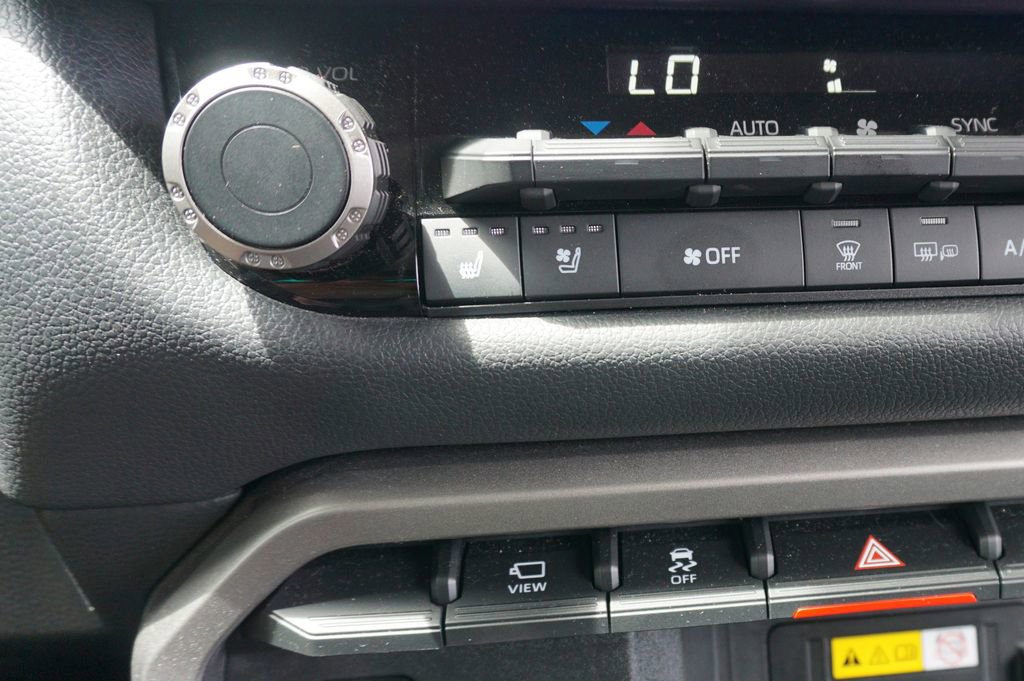 Used 2023 Toyota Tundra Limited AWD/4WD image 15