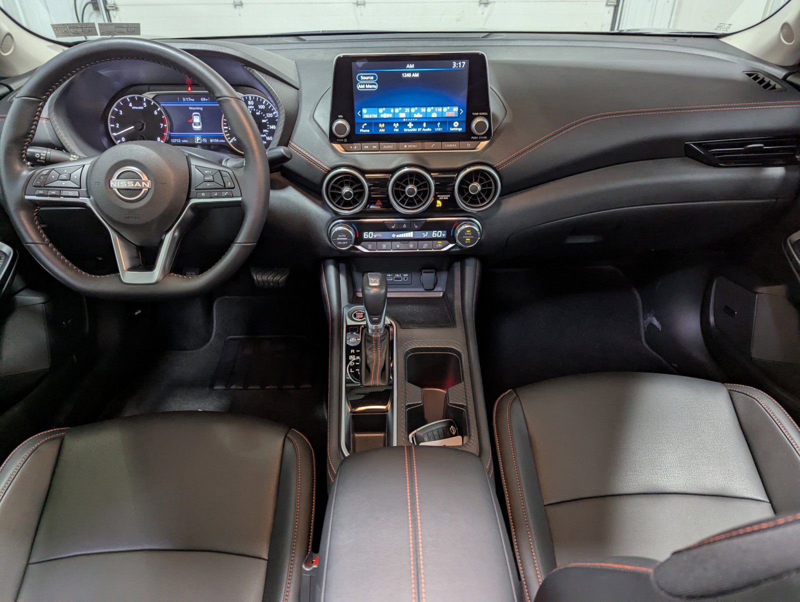 Used 2025 Nissan Sentra SR w/ SR Premium Package image 12