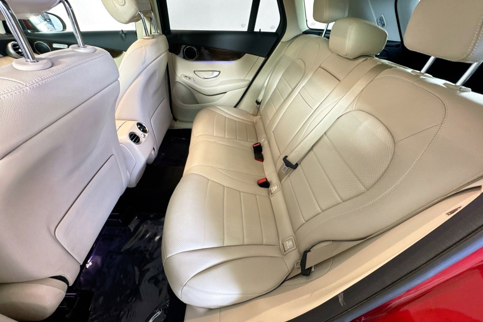 Used 2021 Mercedes-Benz GLC 300 4MATIC image 23