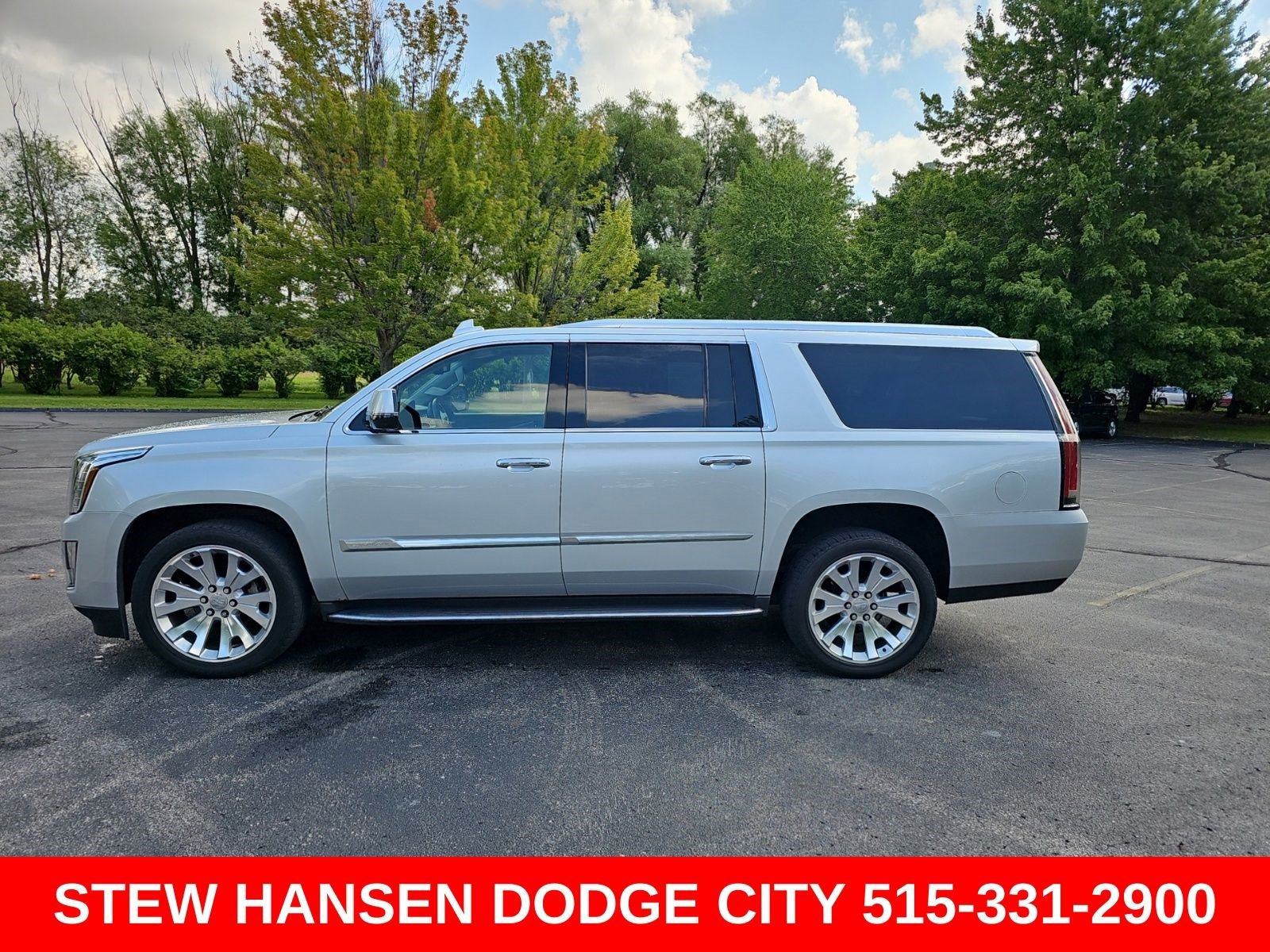 Used 2016 Cadillac Escalade ESV Luxury AWD/4WD image 1