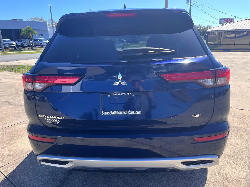 Used 2024 Mitsubishi Outlander SEL image 4