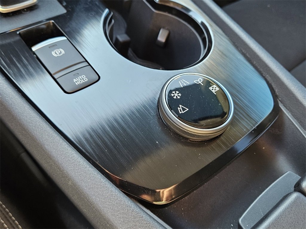 Certified 2025 Nissan Rogue S image 22