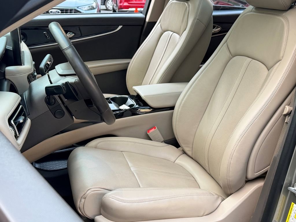 Used 2023 Lincoln Nautilus Reserve w/ Equipment Group 201A image 25