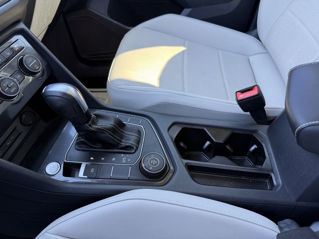 Used 2021 Volkswagen Tiguan SE w/ Panoramic Sunroof Package AWD/4WD image 33