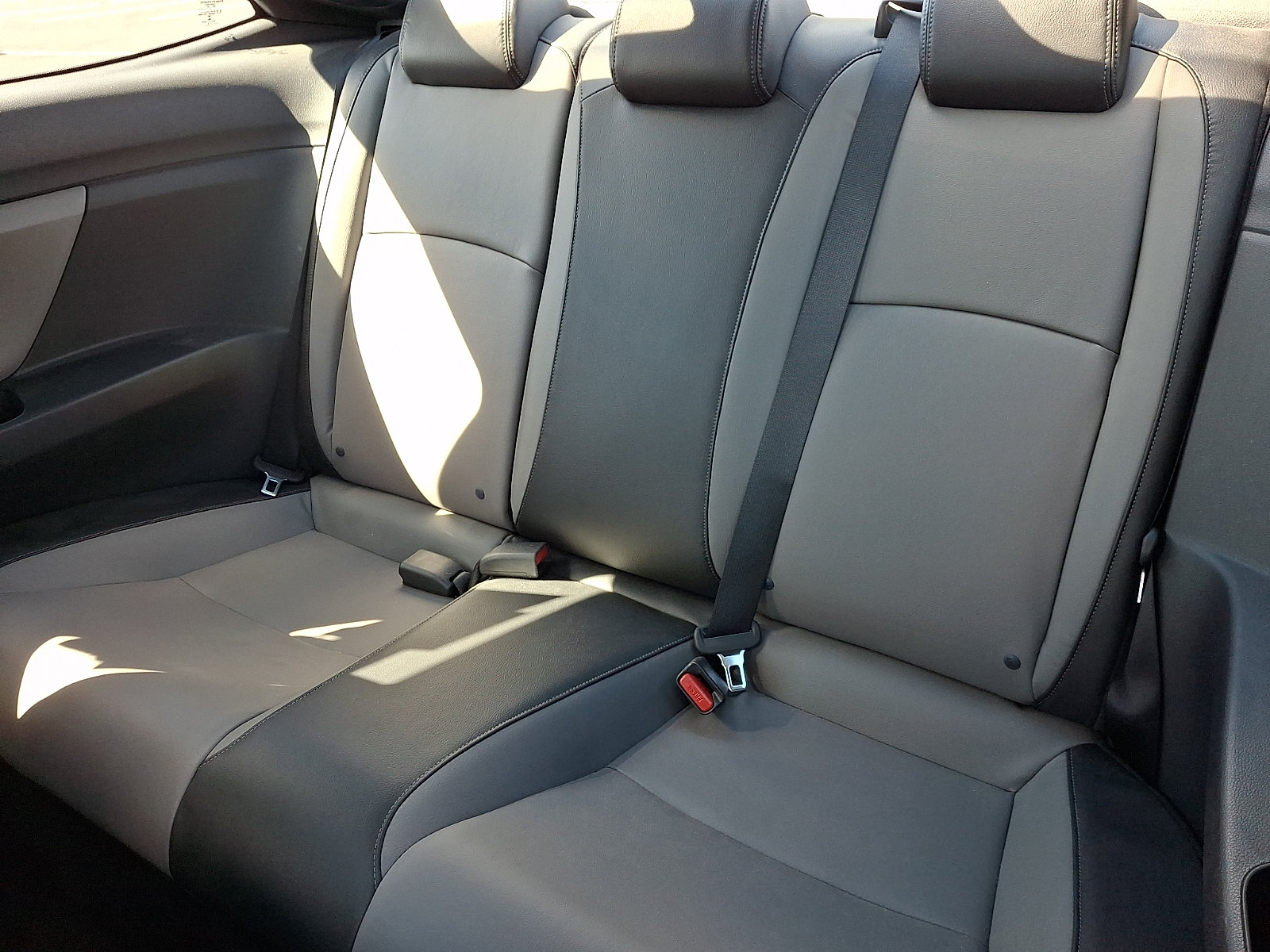 Used 2018 Honda Civic EX-L image 10