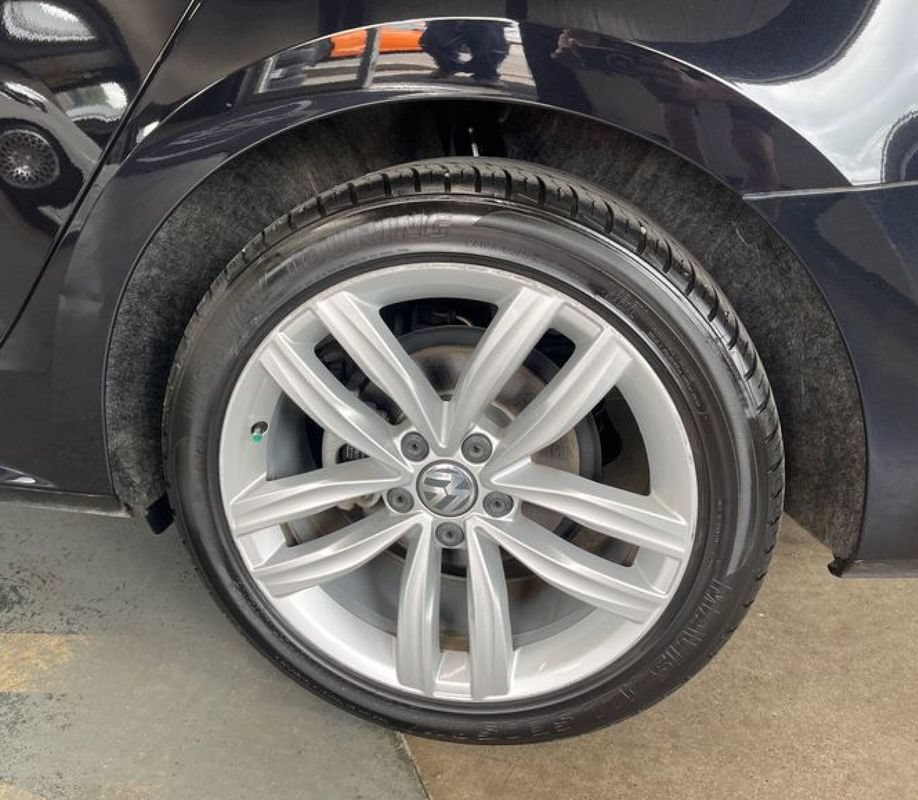 Used 2018 Volkswagen Passat 2.0T SE FWD image 28