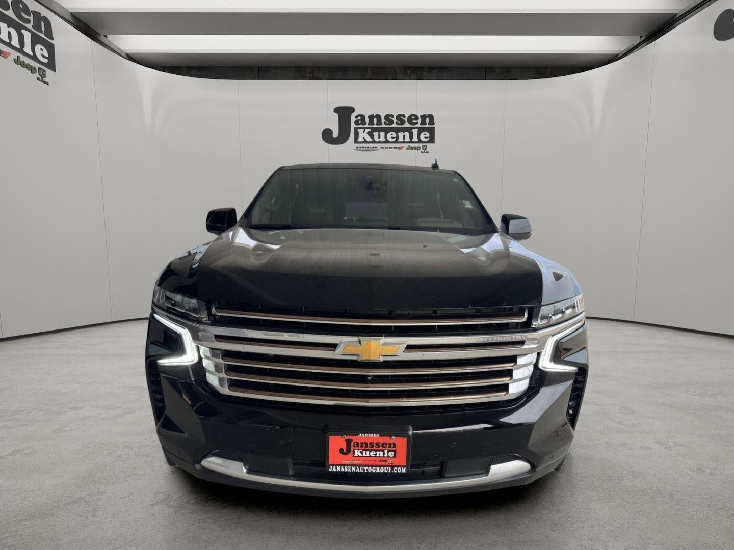 Used 2024 Chevrolet Tahoe High Country AWD/4WD image 4