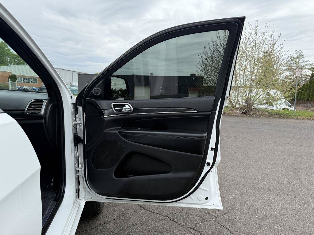Used 2019 Jeep Grand Cherokee Limited X AWD/4WD image 16