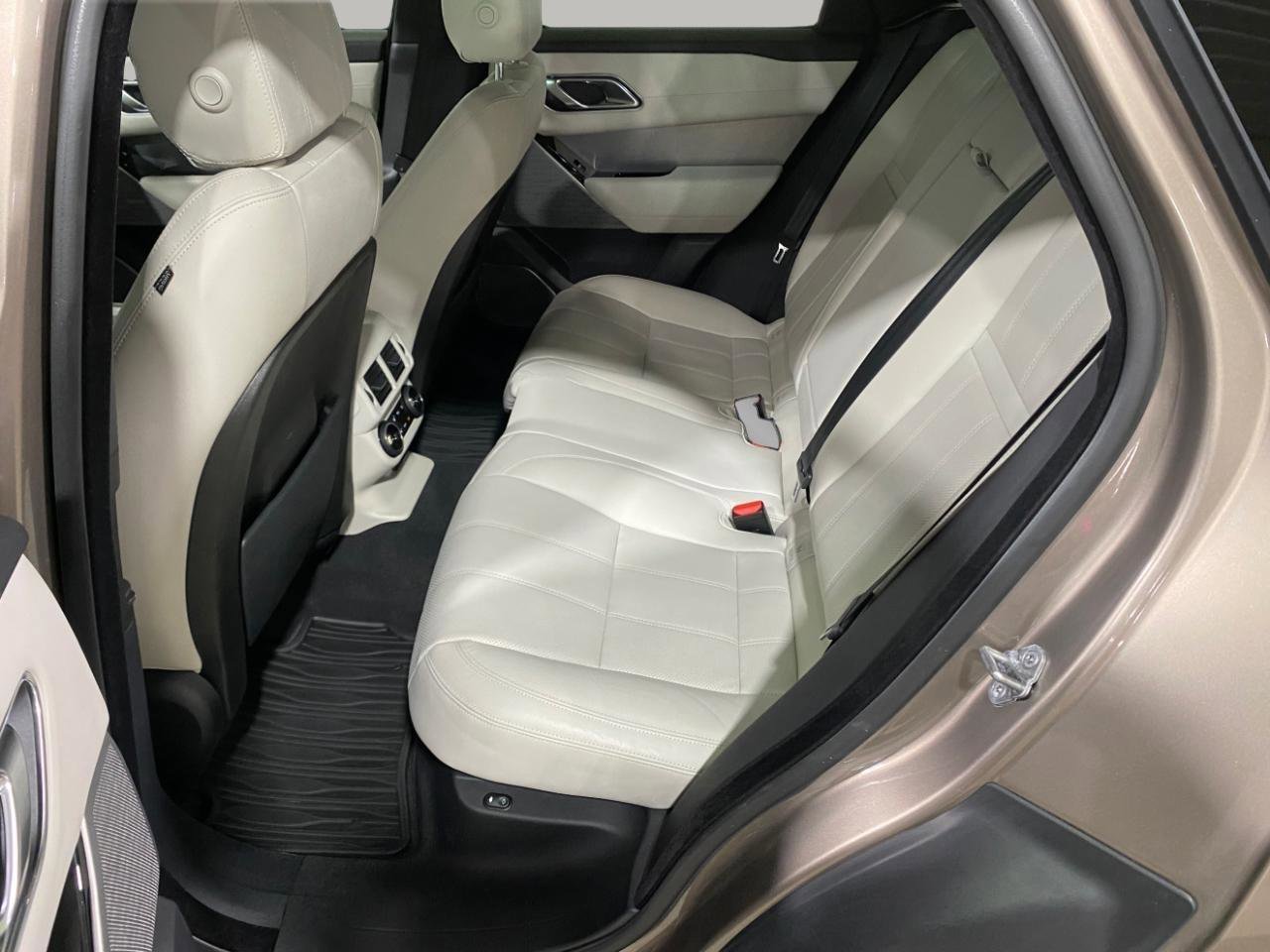 Used 2018 Land Rover Range Rover Velar R-Dynamic SE image 8