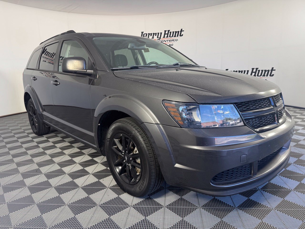 Used 2020 Dodge Journey SE w/ SE Popular Equipment Group FWD image 6