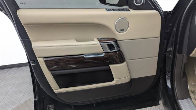 Used 2017 Land Rover Range Rover HSE AWD/4WD image 13