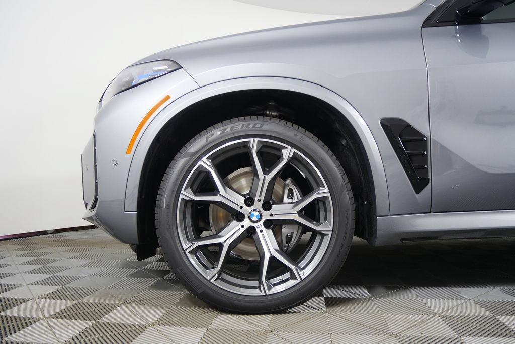 Used 2026 BMW X5 xDrive40i w/ M Sport Package AWD/4WD image 2