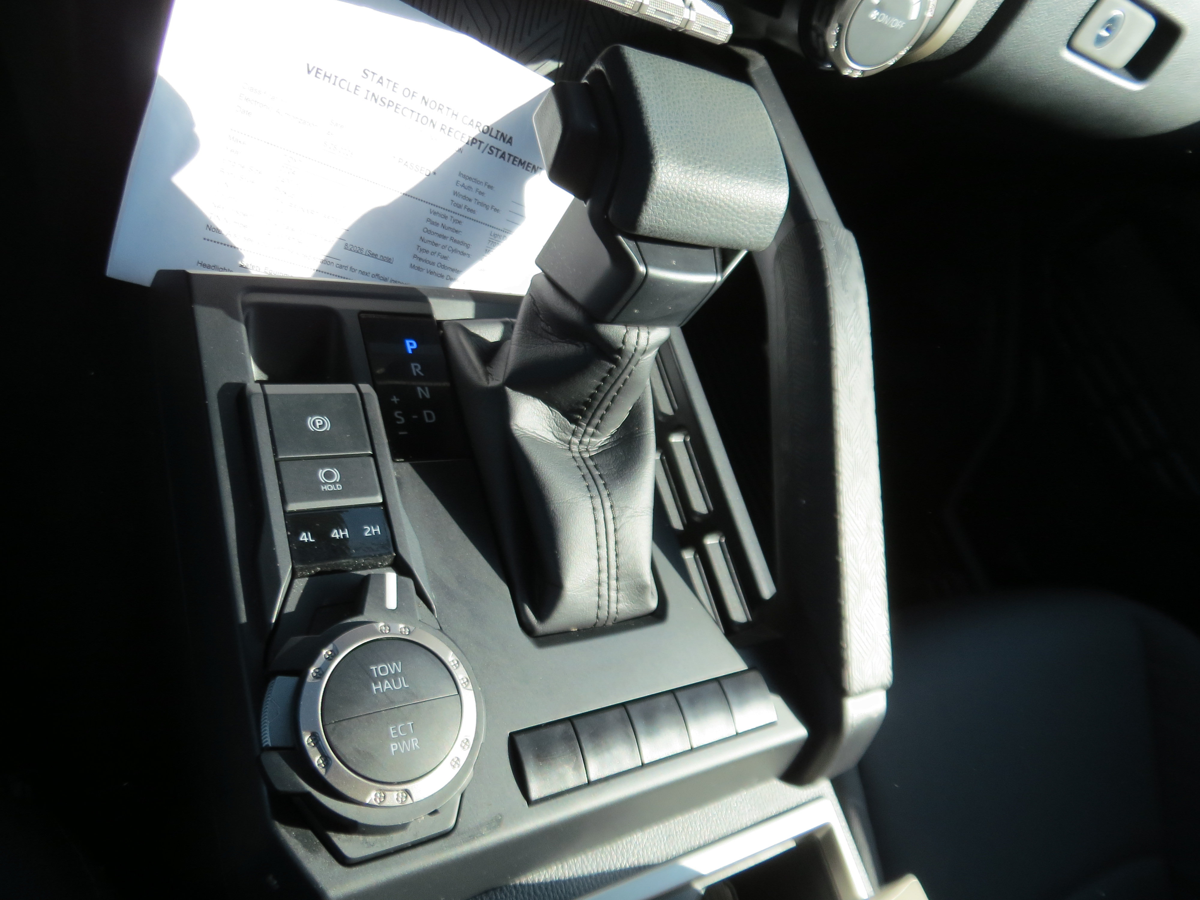 Used 2024 Toyota Tacoma SR5 AWD/4WD image 16
