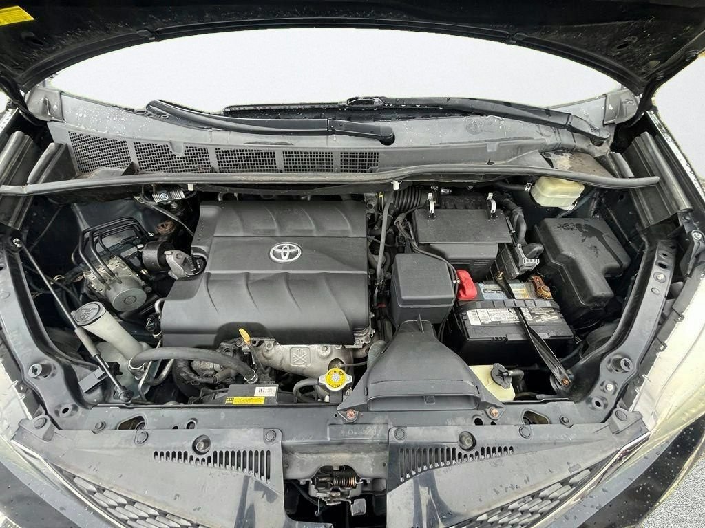 Used 2016 Toyota Sienna SE w/ SE Preferred Package FWD image 28