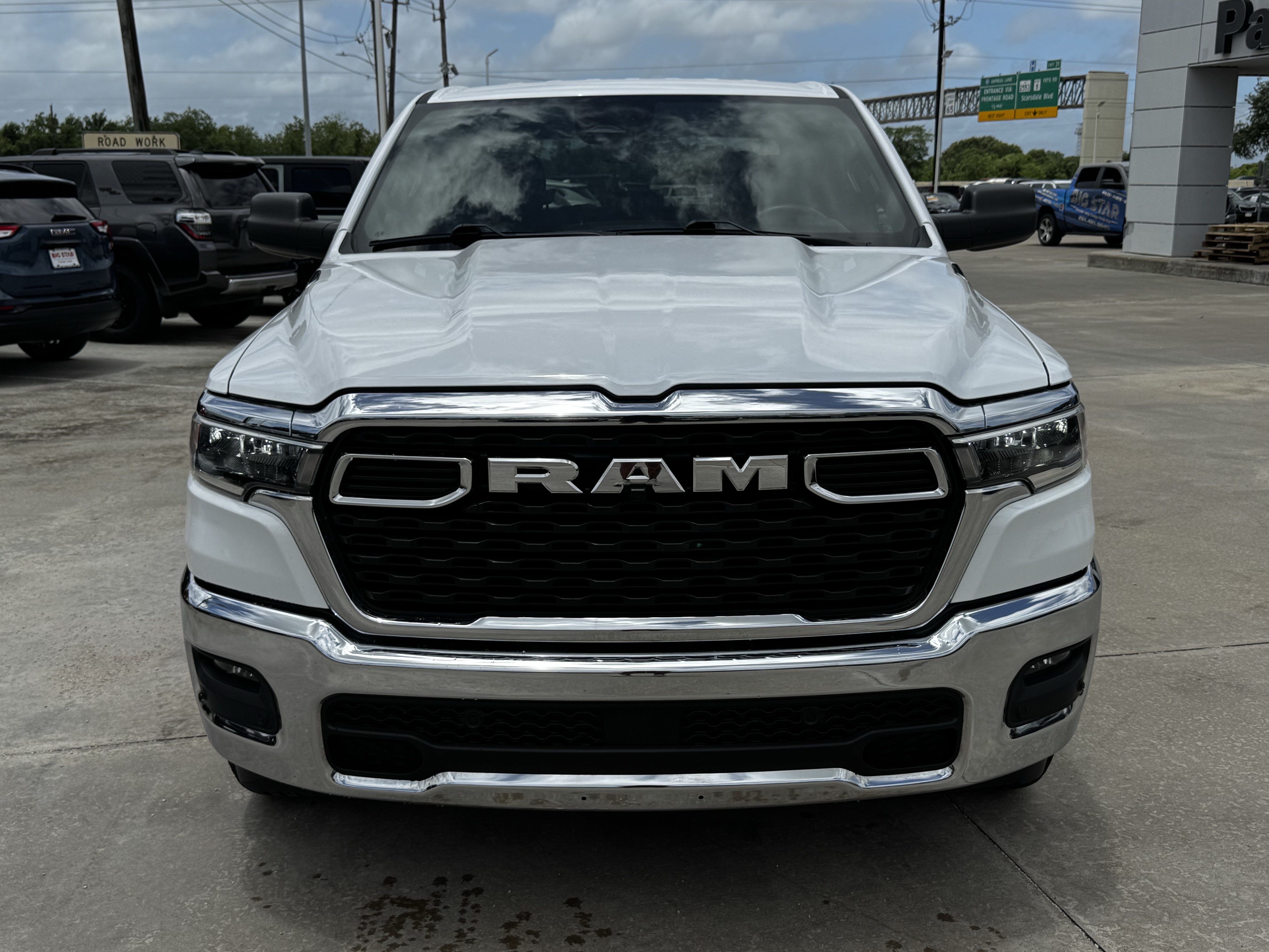 Used 2025 RAM 1500 Big Horn AWD/4WD image 3