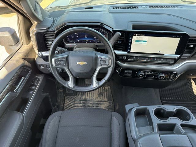 Used 2025 Chevrolet Silverado 3500 LT w/ Safety Package AWD/4WD image 11