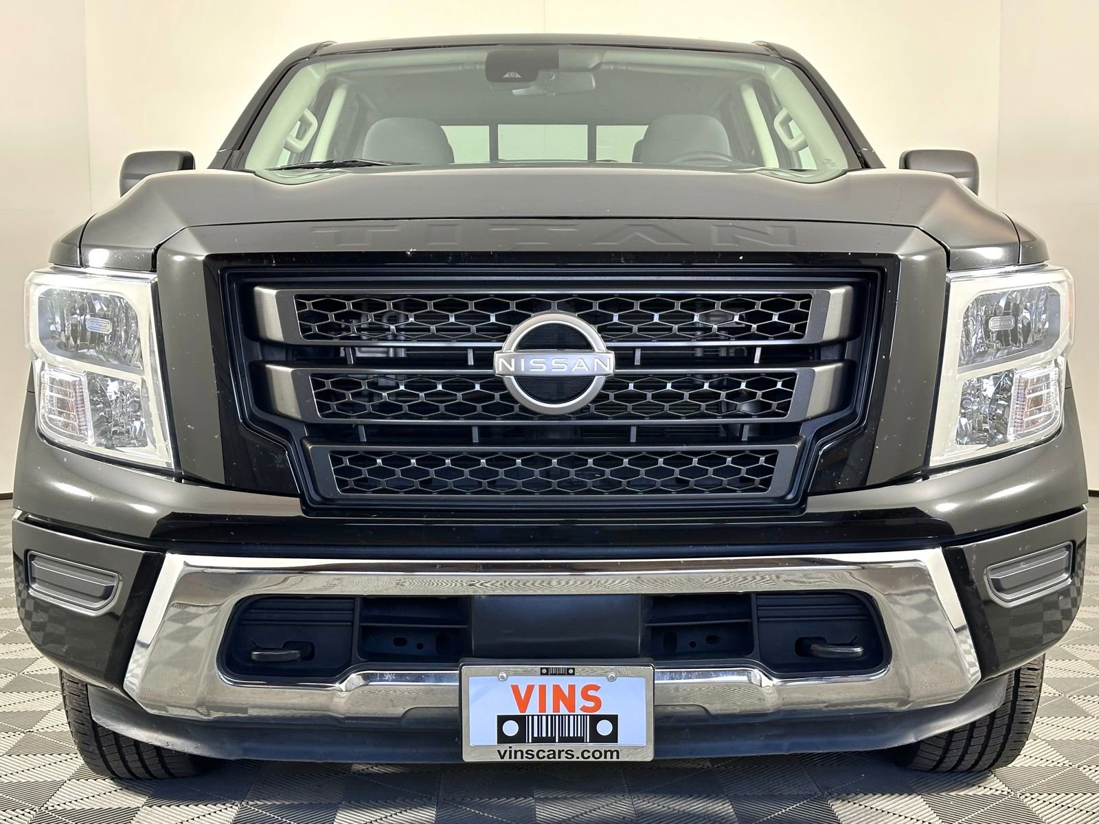 Used 2023 Nissan Titan SV image 23