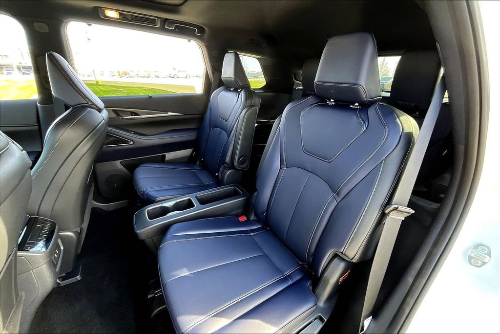 Certified 2026 INFINITI QX60 Sport w/ Dark Cargo Package image 32