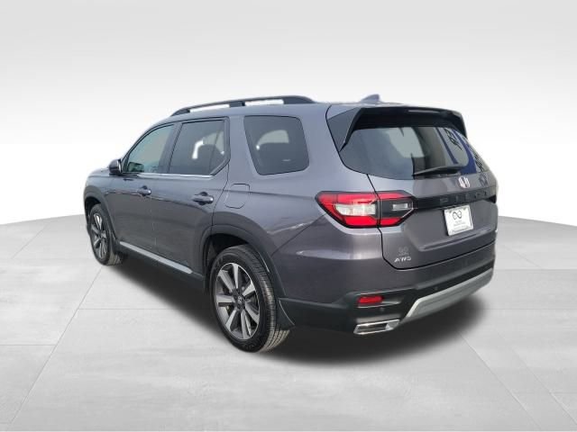 Used 2025 Honda Pilot Elite image 3