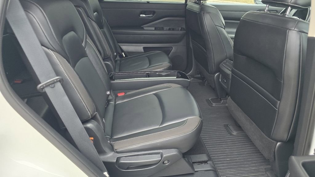 Used 2022 Nissan Pathfinder SL w/ SL Premium Package image 23