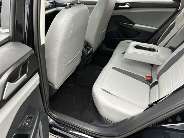 Certified 2023 Volkswagen Taos SE image 23