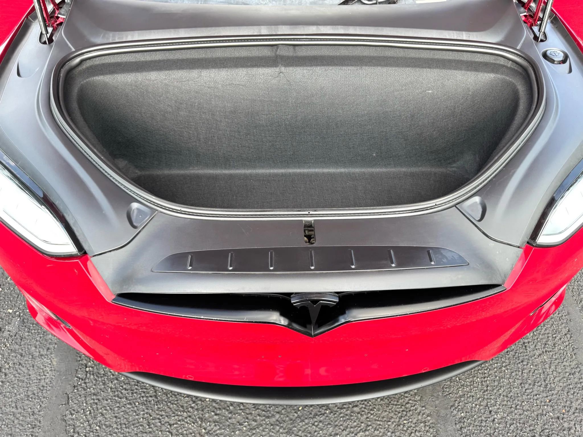 Used 2020 Tesla Model X image 27