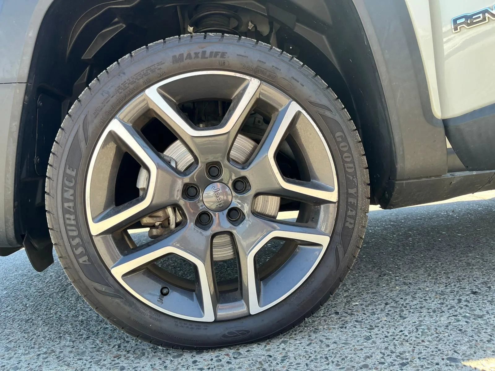 Used 2019 Jeep Renegade Limited w/ Safety and Security Group image 39