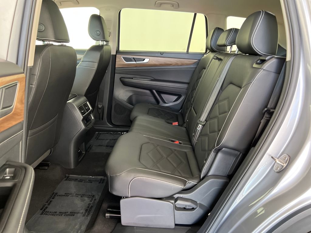 Used 2025 Volkswagen Atlas SE image 26