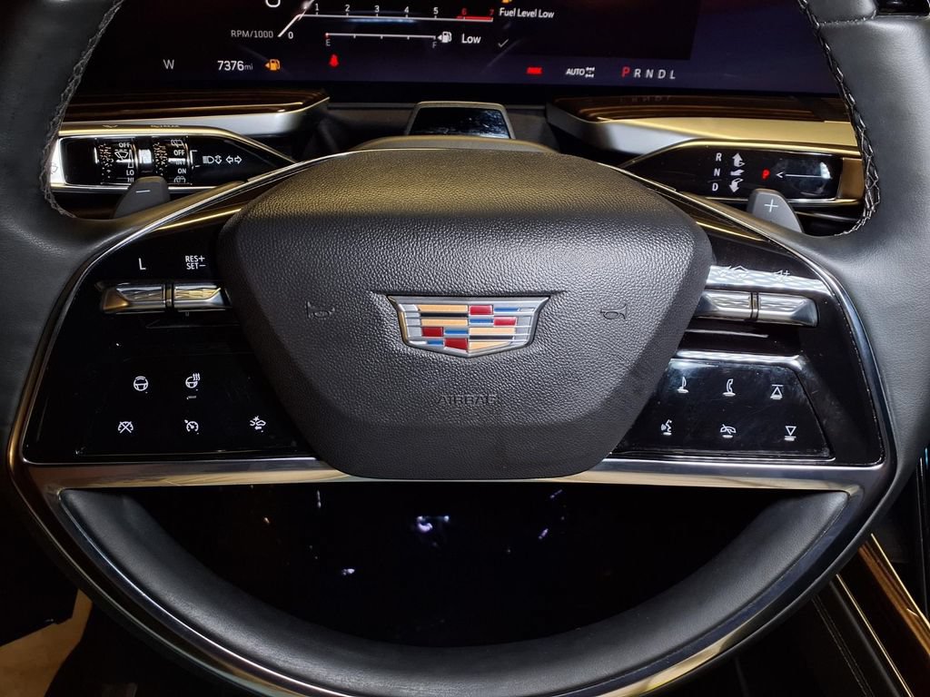 Certified 2025 Cadillac Escalade ESV Luxury AWD/4WD image 6