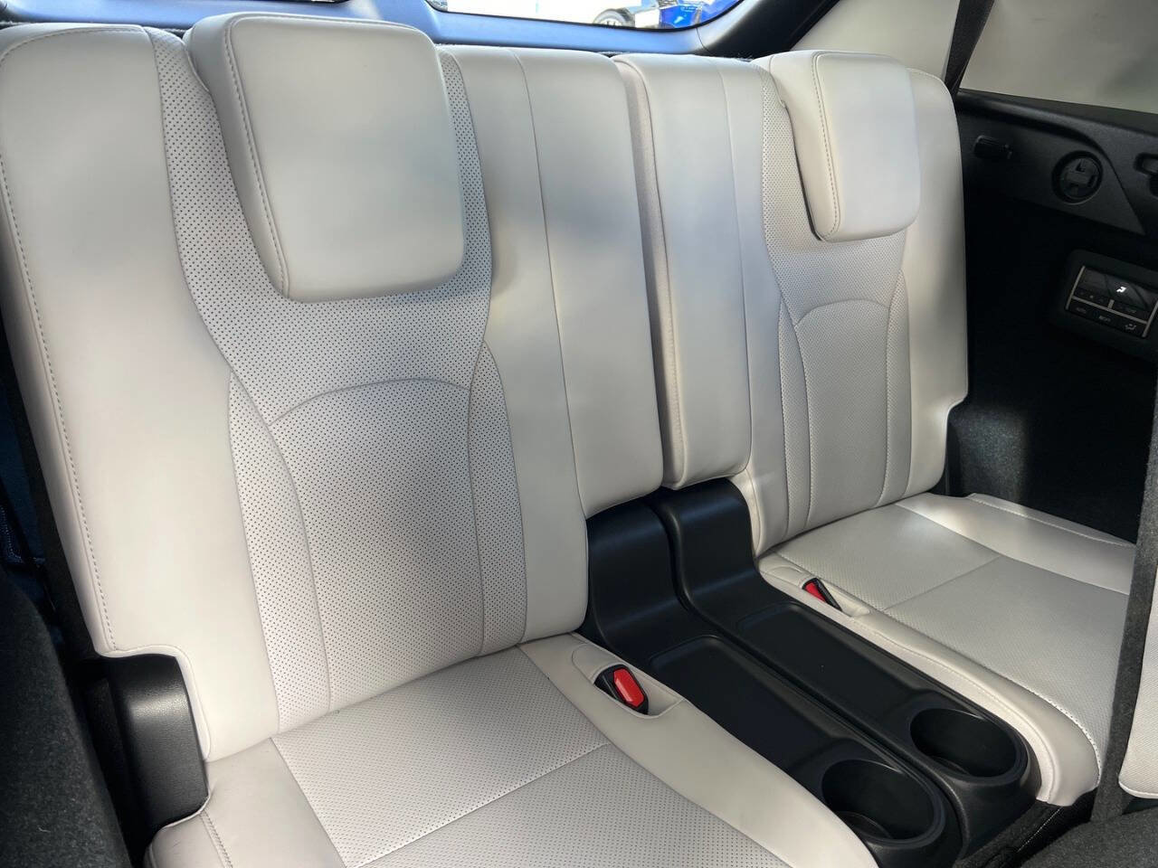 Used 2021 Lexus RX 350L FWD w/ Premium Package image 11