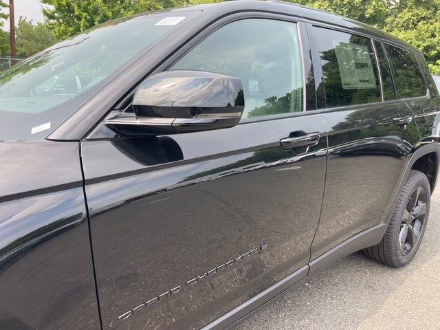 New 2025 Jeep Grand Cherokee L Limited w/ Black Appearance Package image 4