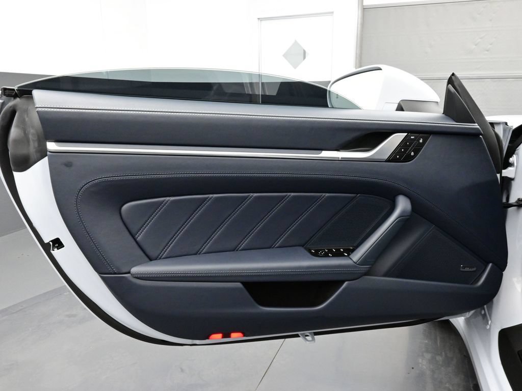 Used 2026 Porsche 911 Carrera GTS RWD image 7