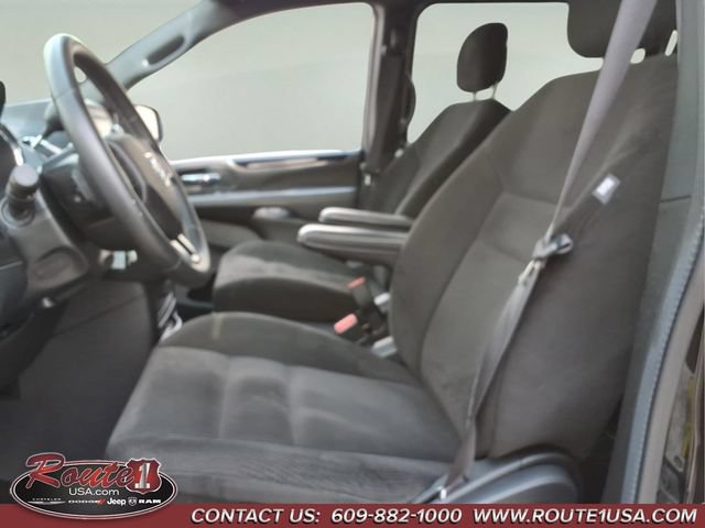 Used 2016 Dodge Grand Caravan SE FWD image 24