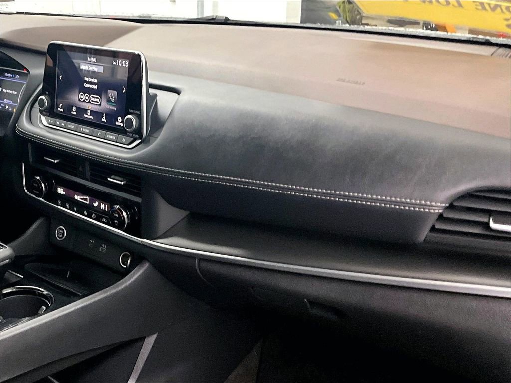 Used 2023 Nissan Rogue SV image 14