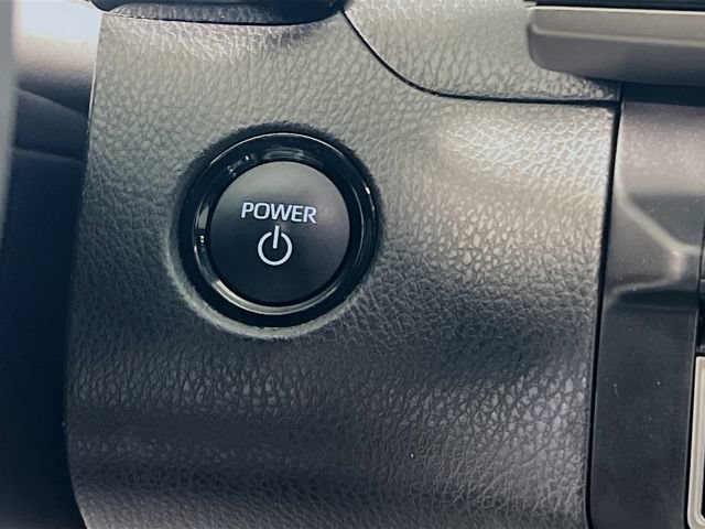 Used 2025 Toyota Camry SE FWD image 19