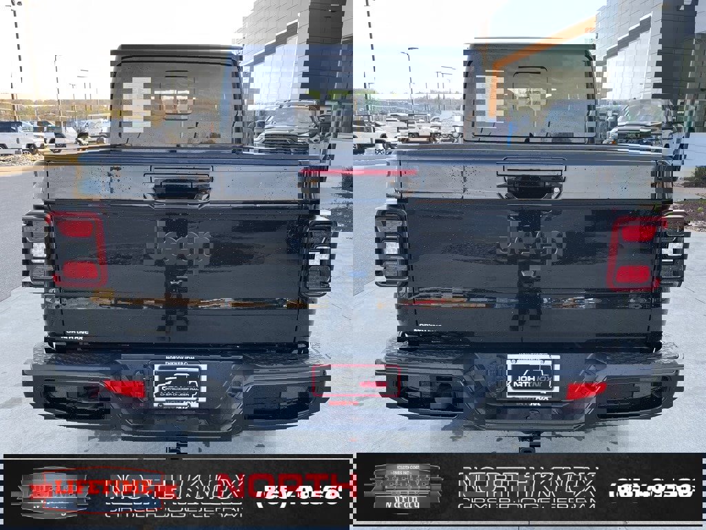 Used 2022 Jeep Gladiator Overland image 18