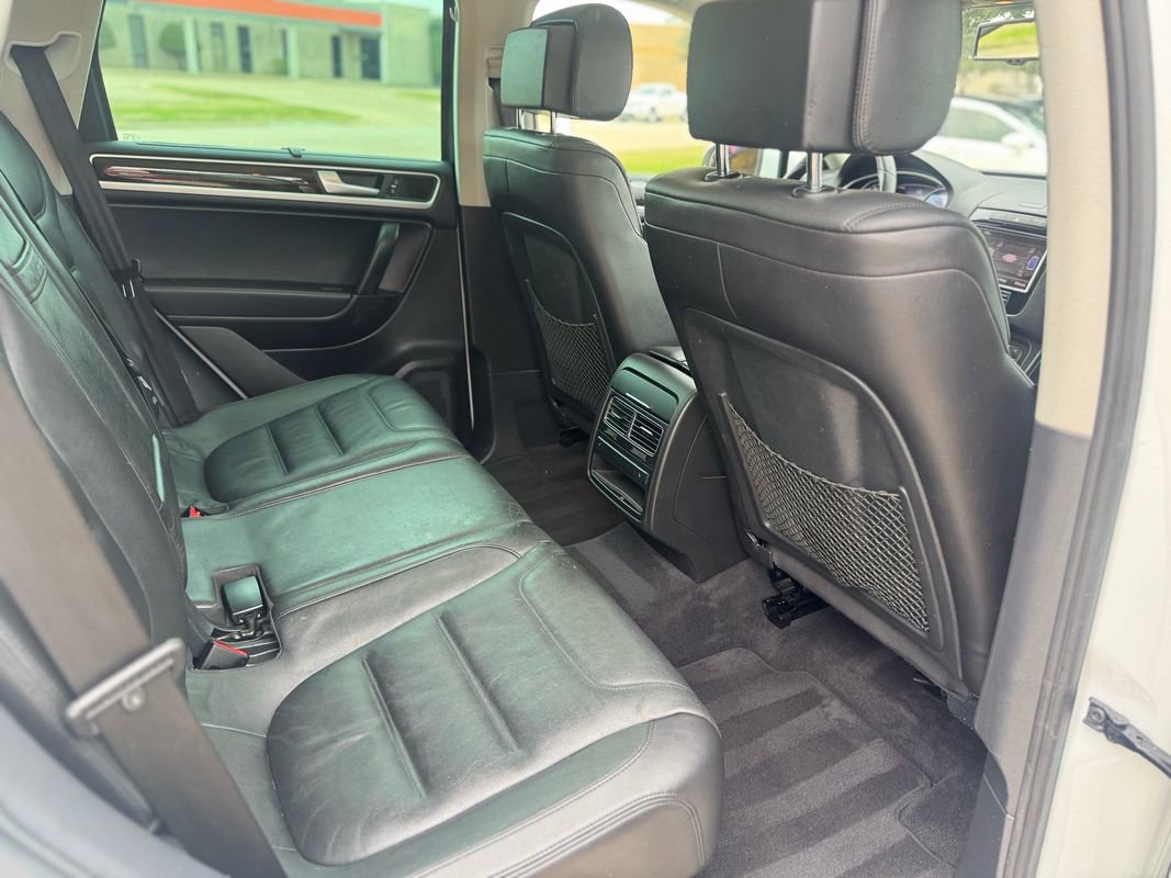 Used 2013 Volkswagen Touareg Hybrid image 13