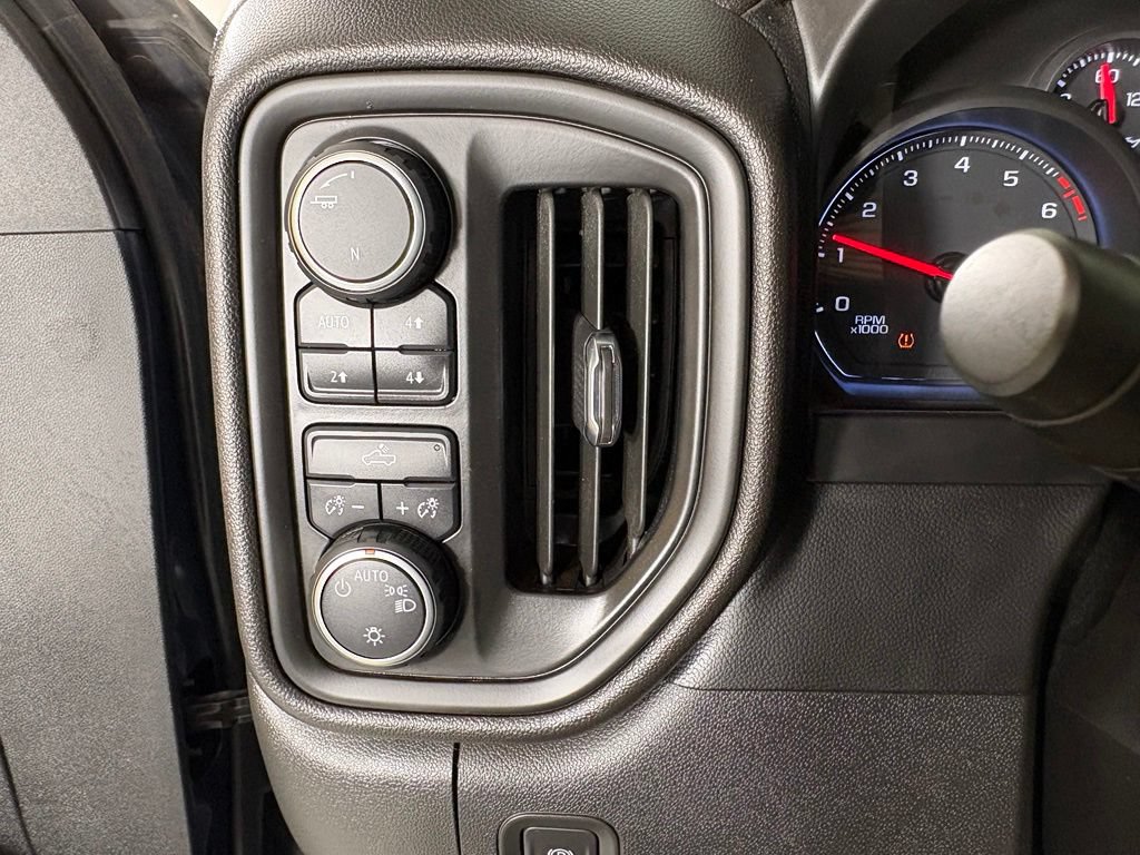 Used 2021 Chevrolet Silverado 1500 Custom Trail Boss w/ LPO, Dark Essentials Package AWD/4WD image 29