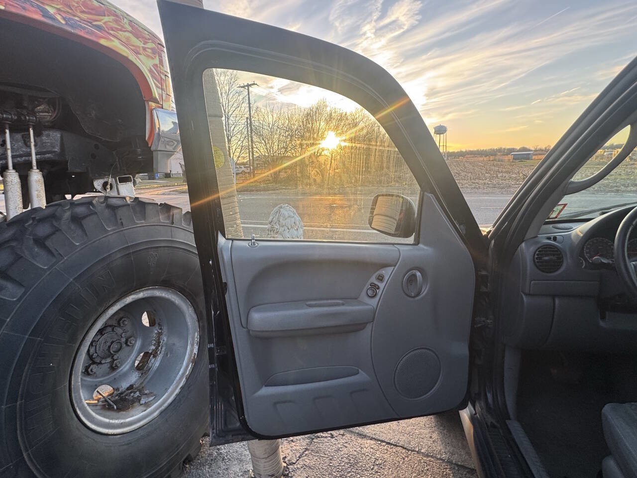 Used 2005 Jeep Liberty Renegade image 12