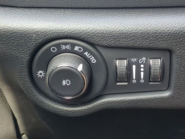 New 2026 Chrysler Pacifica Select w/ S Appearance Package image 29