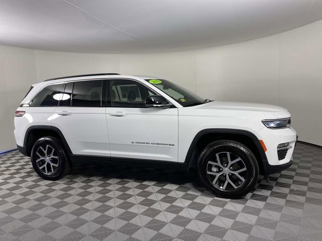 Used 2025 Jeep Grand Cherokee Limited AWD/4WD image 10