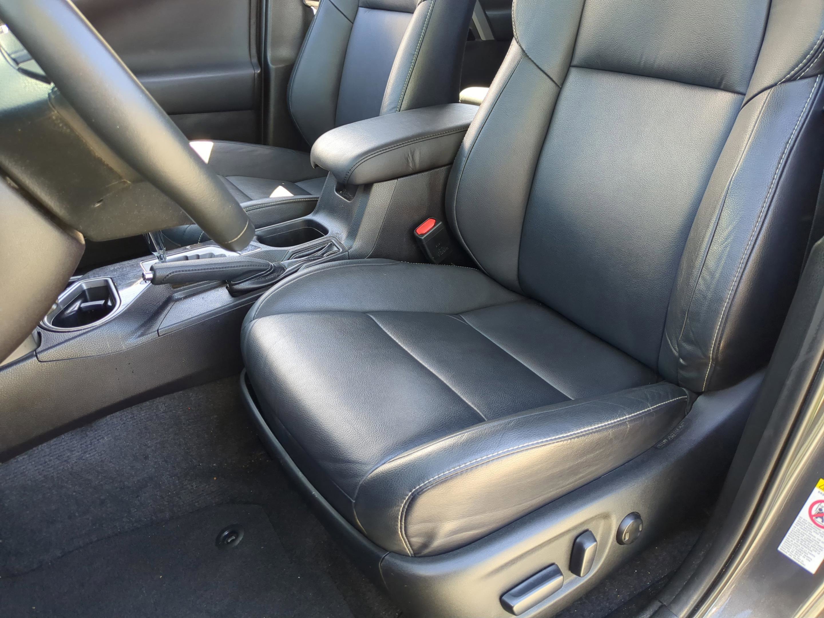 Used 2016 Toyota RAV4 Limited FWD image 23