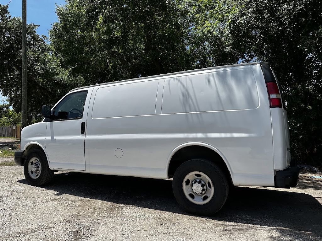 Used 2015 Chevrolet Express 2500 image 6
