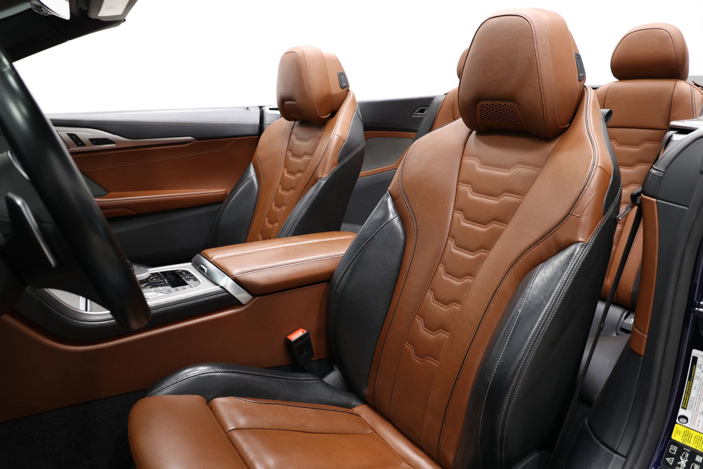 Used 2022 BMW M850i xDrive Convertible image 3