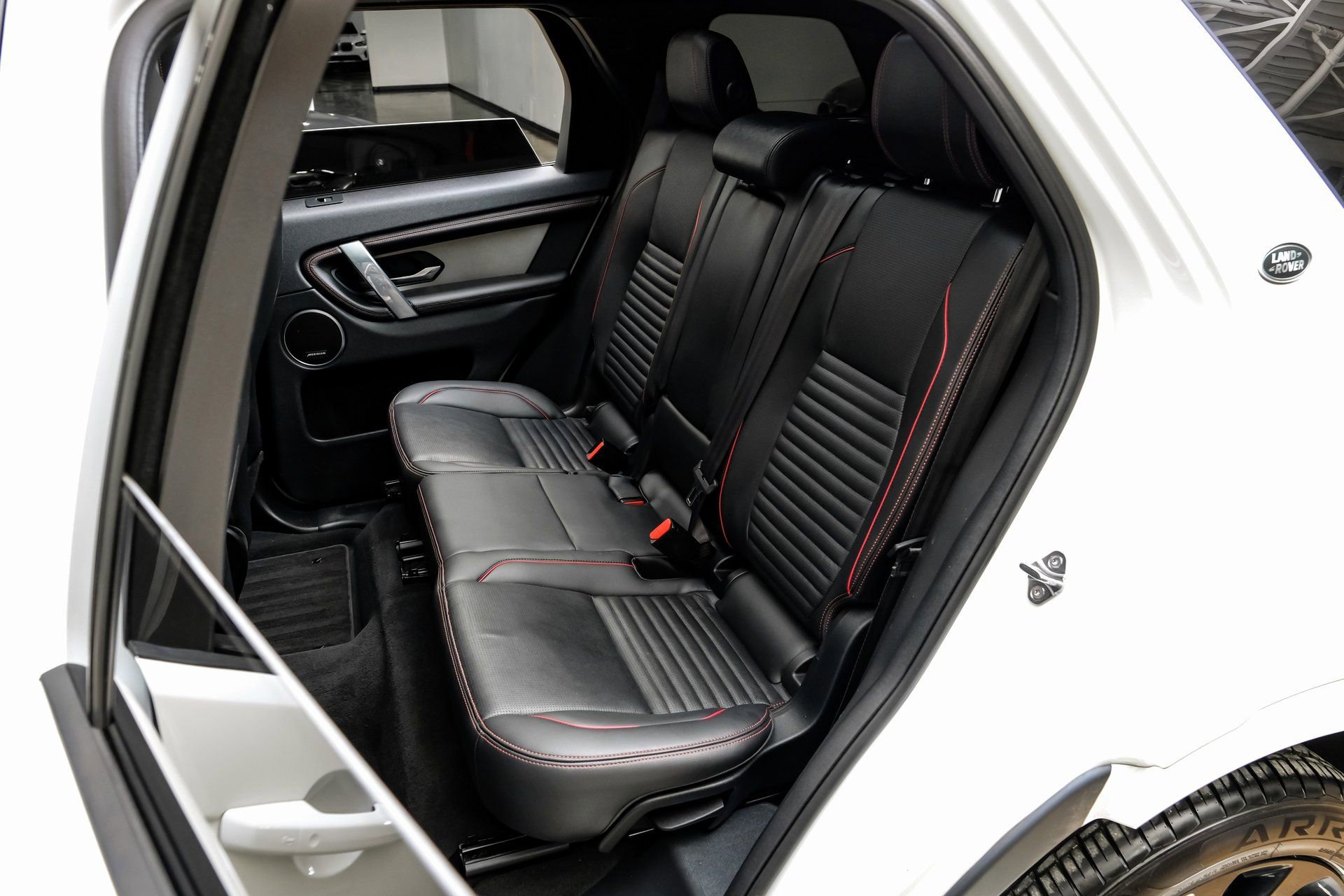 Used 2023 Land Rover Discovery Sport S R-Dynamic image 41