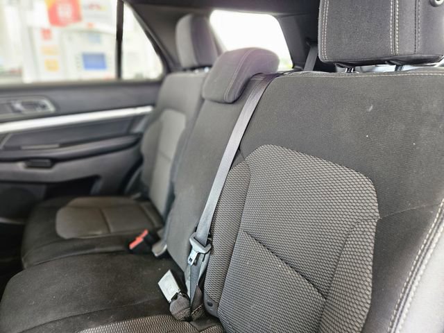 Used 2017 Ford Explorer XLT image 26