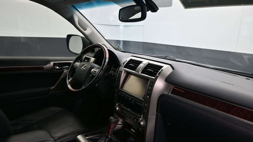 Used 2016 Lexus GX 460 w/ Premium Package AWD/4WD image 12