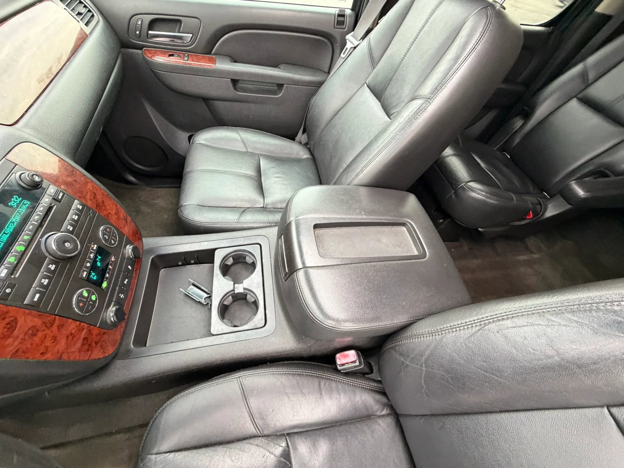 Used 2013 Chevrolet Suburban LT w/ Luxury Package image 57